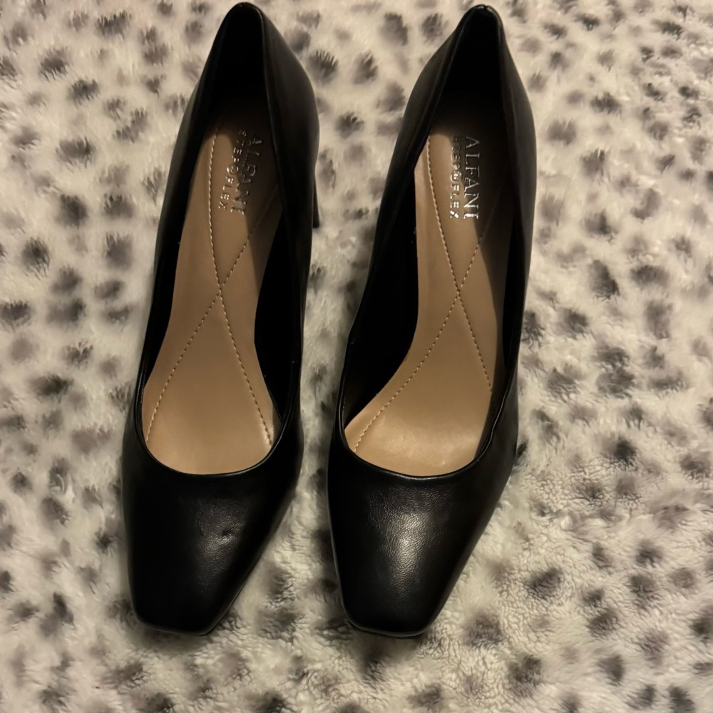 Alfani Black Pumps Brand New Size 9